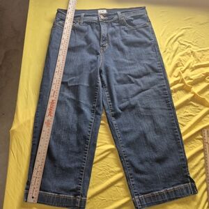 Levi's Blue Mid-Rise Capris